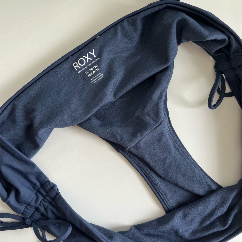 Roxy Standard Solid Swim Bottoms Bikini Bottom Na… - image 4